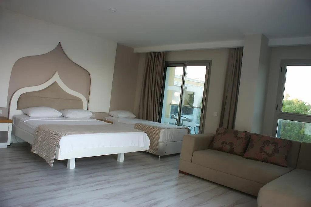 Karya Beach Гумбет 4*,